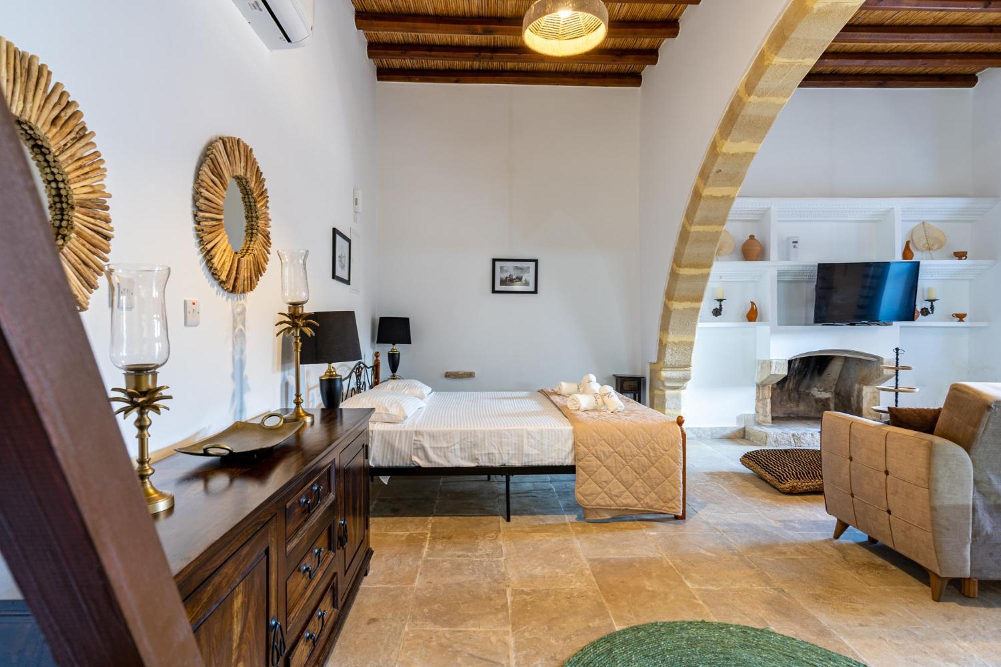 Stone Court Boutique Studios Miliou Esterno foto