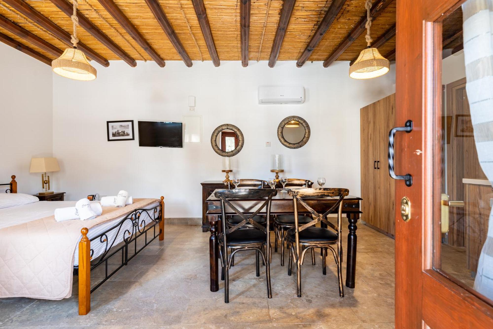 Stone Court Boutique Studios Miliou Esterno foto